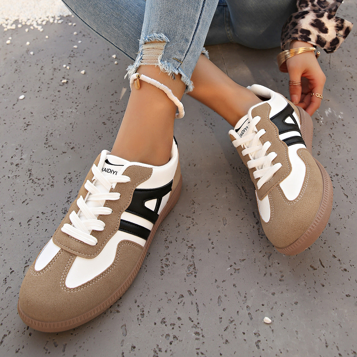 Retro Color Matching Lace-up Lightweight Jogging Women's Shoes - Bests Sale