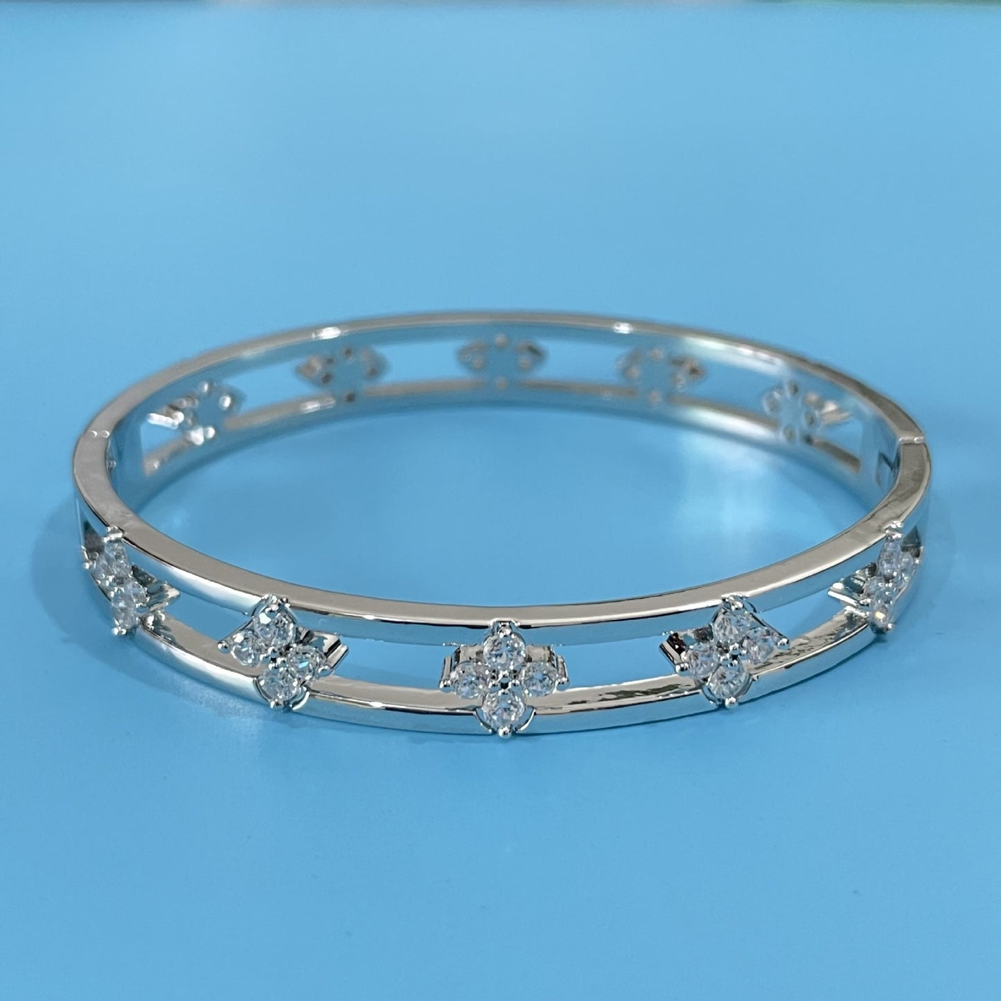 European And American Hollow Women's Simple Bracelet - Bests Sale
