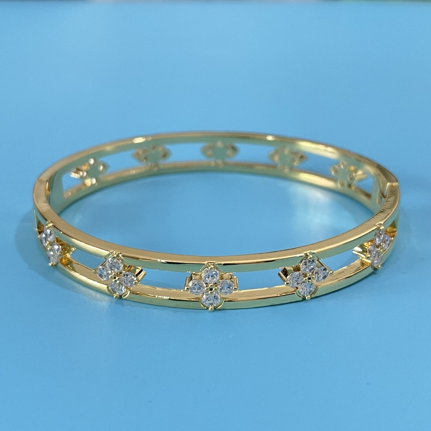 European And American Hollow Women's Simple Bracelet - Bests Sale