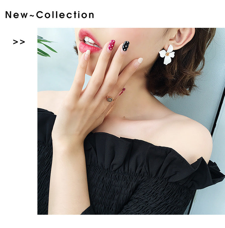 Flower Graceful And Fashionable Stud Earrings For Women - Bests Sale