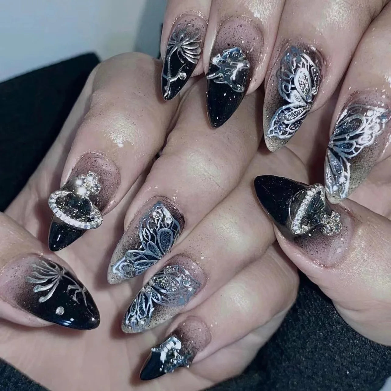 Halloween Gothic Spider Nails - 24pcs Silver Press-On Almond Nails Set