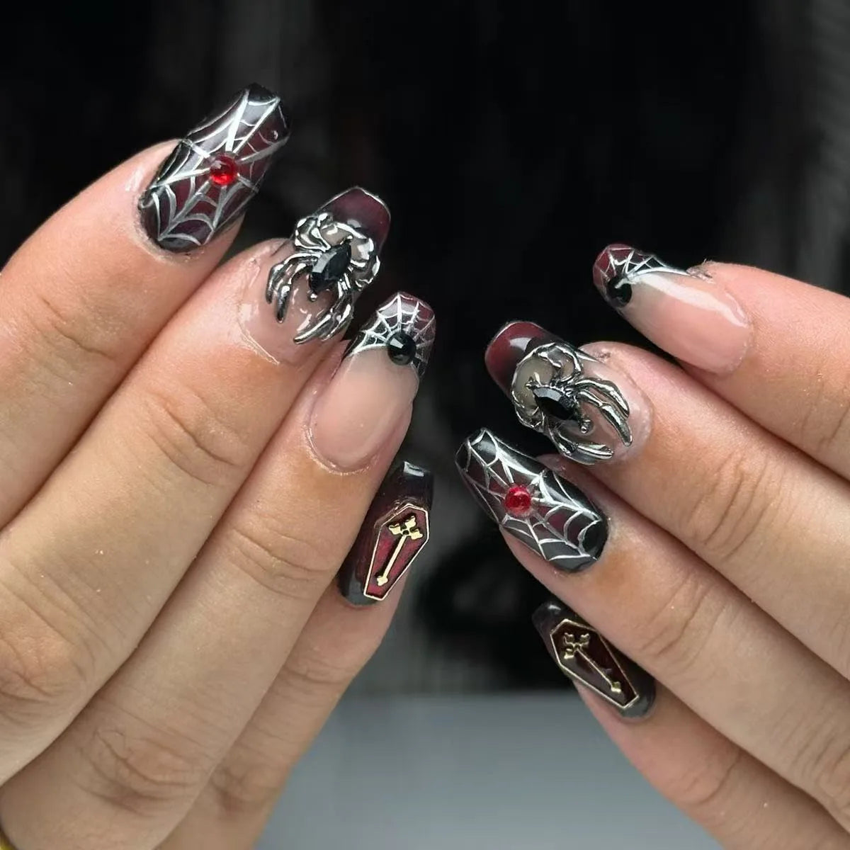 24Pcs Silver Spider Design Halloween Press-On Nails - Gothic Punk Almond False Nails