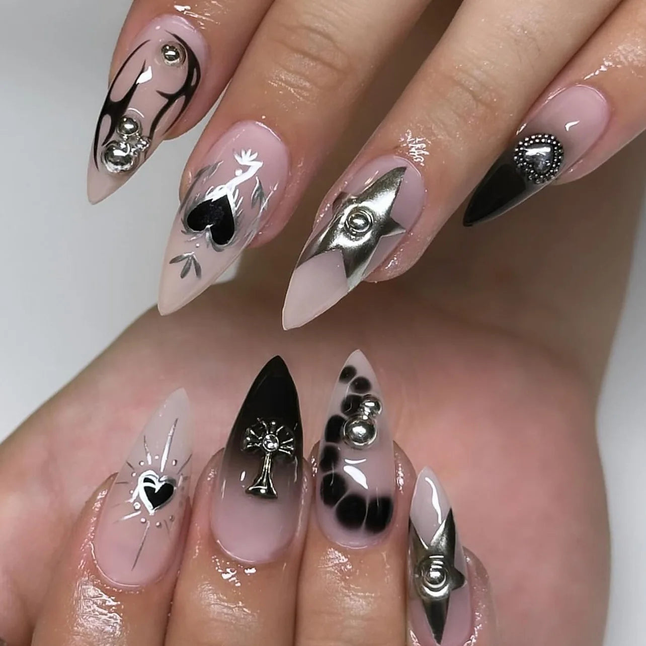 Halloween Gothic Spider Nails - 24pcs Silver Press-On Almond Nails Set