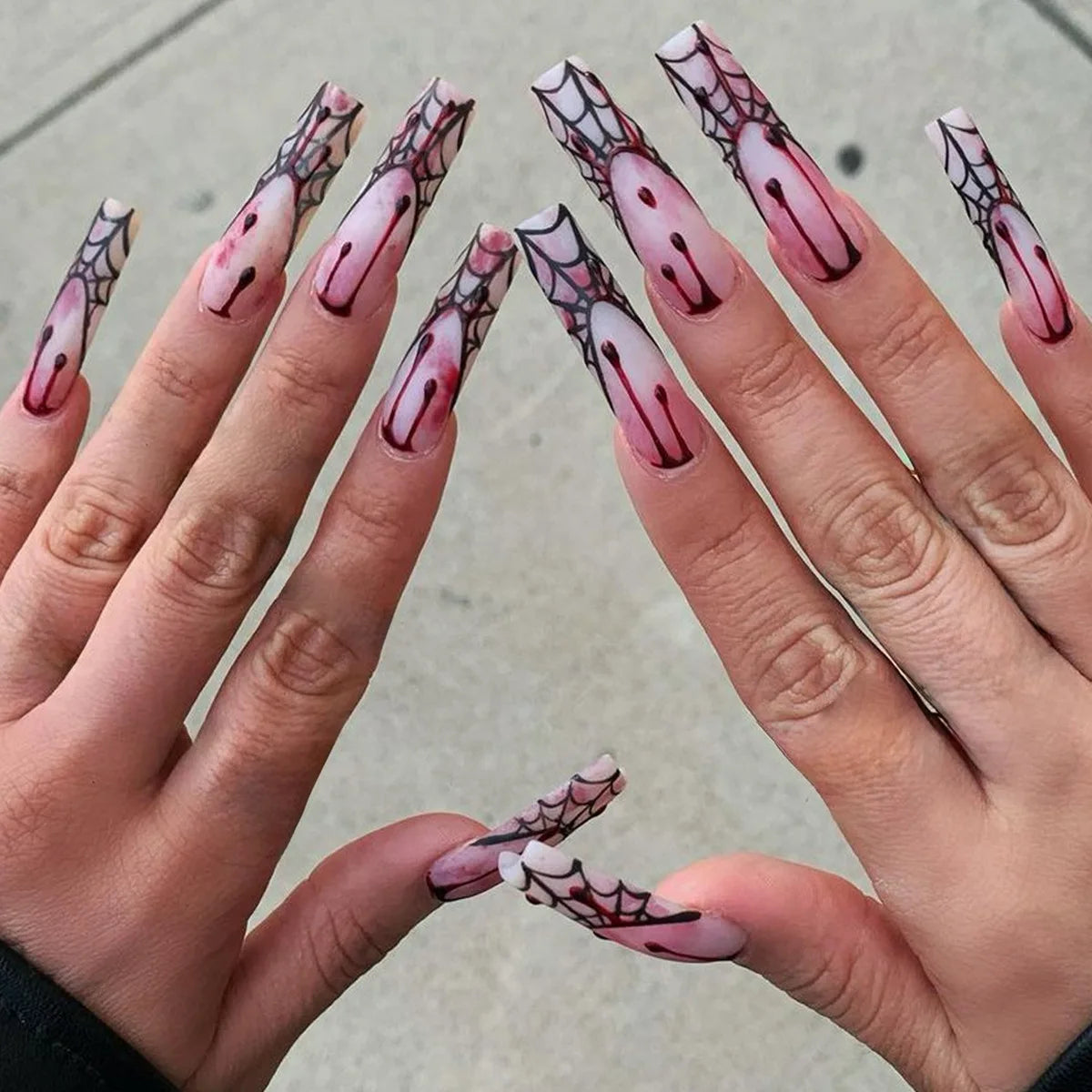 24pcs Halloween False Nails Glow in the Dark Ghost Spider Printed Press on Nail Halloween Manicure Supplies Wearable Fake Nails