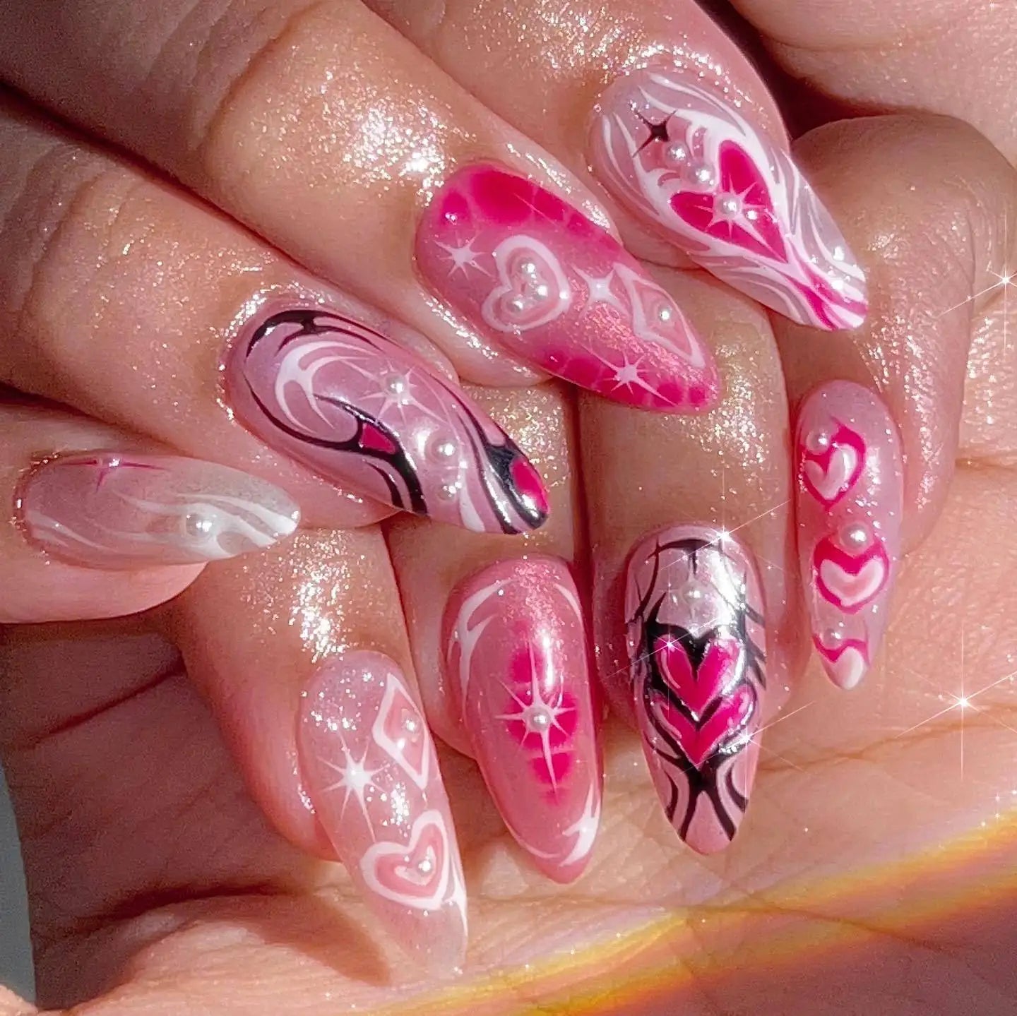 24 uñas postizas de Halloween con diseño de almendra y pegamento, con elementos de sangre, uñas postizas francesas rojas, uñas postizas estilo stiletto europeo, puntas usables.