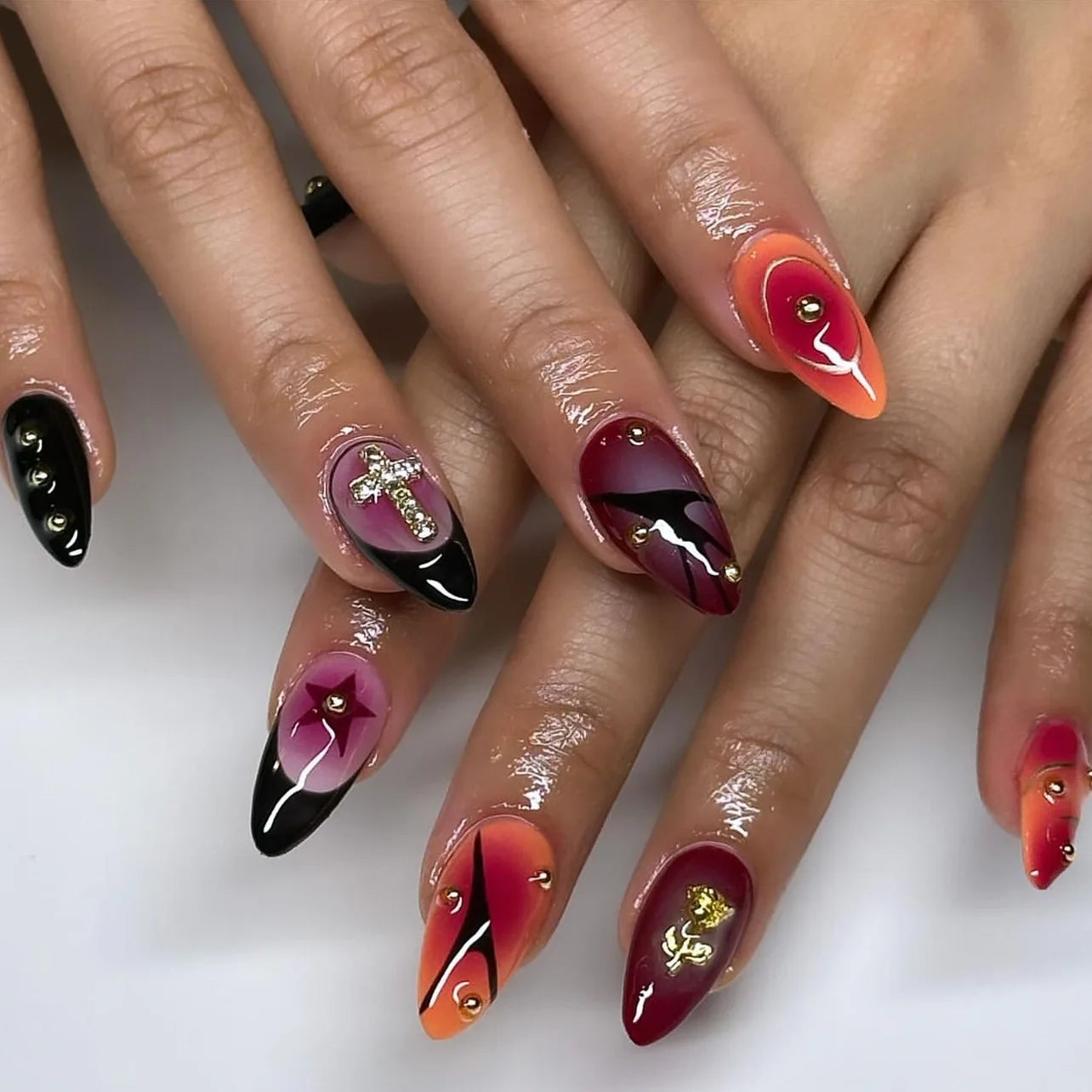 24Pcs Silver Spider Design Halloween Press-On Nails - Gothic Punk Almond False Nails