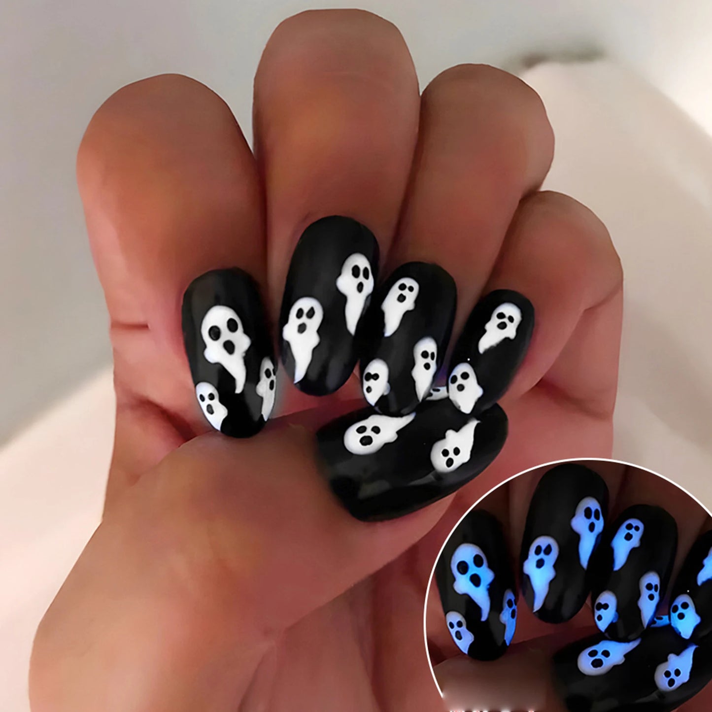 24pcs Halloween False Nails Glow in the Dark Ghost Spider Printed Press on Nail Halloween Manicure Supplies Wearable Fake Nails