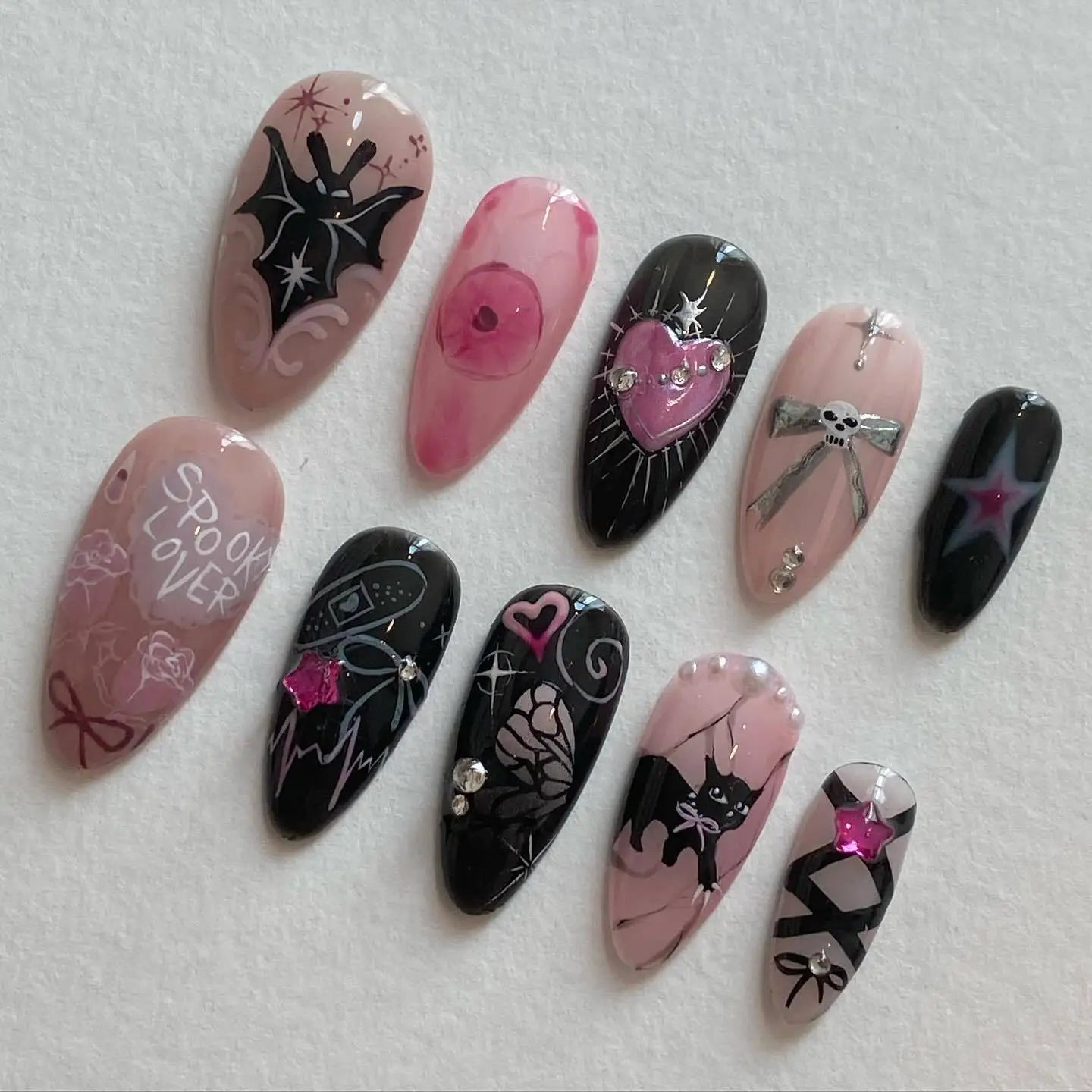 24 uñas postizas de Halloween con diseño de almendra y pegamento, con elementos de sangre, uñas postizas francesas rojas, uñas postizas estilo stiletto europeo, puntas usables.