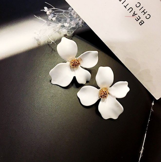 Flower Graceful And Fashionable Stud Earrings For Women - Bests Sale